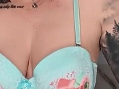Fêmea, Lingerie, Masturbação, Ruivoa, Solo chão, Tatuagem, Tetas