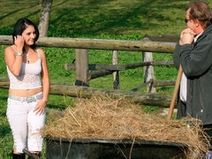 Culo, Pompino, Brunetta, Da dietro, Sega, All'aperto, Ragazza