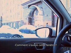 Un jeune d�biteur au visage mignon pense que le sexe vaut mieux que la peine