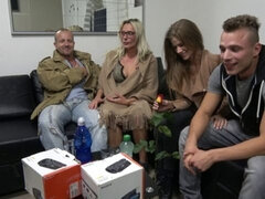 Rit, Velika rit, Blondinka, Doggystyle, Dekle drka tiča, Milf, Naravne joške, Obrito