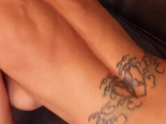 18, Rjavolaska, Ženska dominacija, Stopala fetiš, Footjob, Najstnice