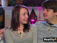 Amatør, Pik sutte, Gruppe, Hårdt, Orgie, Realitet, Swingers, Teenager