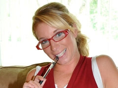 Erstaunlich, Arsch, Grosser arsch, Blasen, Brille, Handjob, Milf, Pov