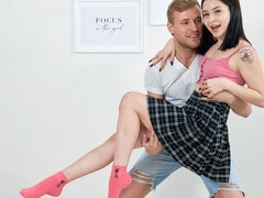 Stor stjärt, Stor kuk, Avsugning, Brunett, Doggystyle, Naturliga tuttar, Kort hår, Tuttar