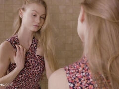 Erstaunlich, Bad, Fingern, Handjob, Rasiert, Dürr, Jungendliche (18+), Titten