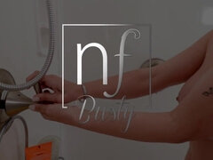 Lieveling, Grote mammen, Bruinharig, Diep in de keel, Likken, Moeder, Kut duiken, Tieten likken