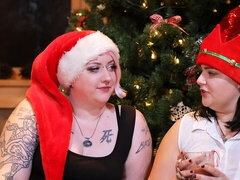 Любители, Большая жопа, Брюнетки, Лизание, Киски, Короткая стрижка, Тату, Сиськи