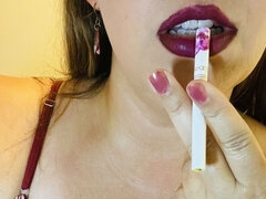 Amateur, Américain, Fille latino, Lingerie, Seins flasques, Fumer, Solo, Nénés