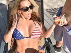 Bbw, Blondína, Kuřba, Na psíka, Honění, Vonku, Bazén, Voyeur