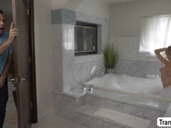 Anal, Stora tuttar, Långt ner i halsen, Ladyboy, Rimjobb, Shemale