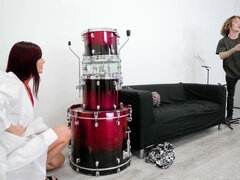 Grosser schwanz, Braunhaarige, Hundestellung, Hardcore, Hd, Reiten, Tätowierung, Nass