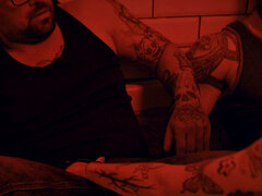 Anál, Brunetka, Péro, Dvojitá penetrace, Na obličej, Výprask, Piercing, Pička