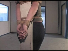 Grosse titten, Braunhaarige, Frau, Würgen, Gefesselt