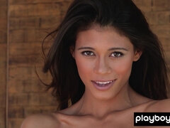 Latin lány, Filigrán alkatú, Leborotvált, Vékony, Gyengéd kefélés, Egyedül, Begyek, Játékszerek