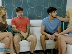 Isot tissit, Blondi, Klitoris, Käsihoito, Vanhempi, Luonnolliset tissit, Todellisuus, Tissit