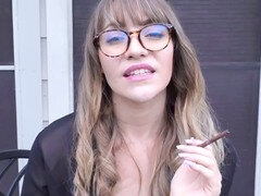 Sadomasoquismo, Hablar sucio, Dominación, Dominacion femenina, Gafas, Desnudo, Secretaria, Fumando