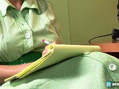 Pauzão, Peitos grandes, Loiroa, Boquete, Jato de porra, Pés, Fetiche por pé, Escritório
