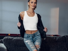 Zadok, Lízanie análu, Prichytení, Lesbické, Masturbácia, Prirodzené prsia, Stripping, Teenka