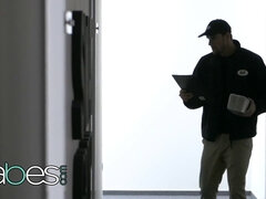 デカ尻, デカパイ, 茶髪の, オマンコ, ロシア人, 叫ぶ, 剃毛, おもちゃ