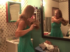 Kinky American housewife goes wet