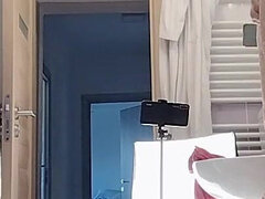 Τουαλέτα, Μεγάλος κώλος, Νοικοκυρά, Λατίνα, Ώριμη, Μουνί, Μόνος, Η σύζυγος