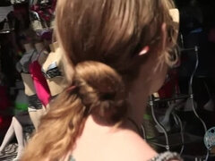 V zákulisia, Veľký zadok, Brunetka, Legrační, Hd, Prirodzené prsia, Piercing