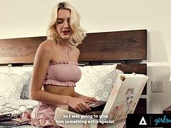 Tette grandi, Bionda, Brunetta, Vibratore, Lesbica, Cavalcando, Dildo indossabile, Tette