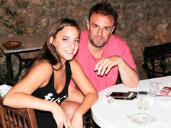 Iso perse, Iso kulli, Suihinotto, Ruskeahiuksinen, Takaapäin