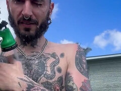 На природе, Соло, Тату