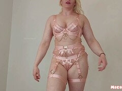 Michellexm showcases high-end lingerie collection in seductive try-on session