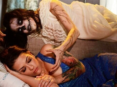 Sovrum, Stor stjärt, Stor kuk, Avsugning, Brunett, Doggystyle