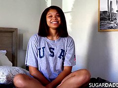 18 ans, Sucer une bite, Tir de sperme, Gorge profonde, Noir ébène, Faciale, Hd