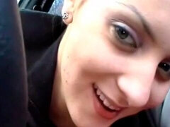 Grosser schwanz, Blasen, Auto, Lecken, Masturbation, Natürlichen titten, Dürr, Titten