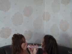Grosse titten, Puppe, Lesbisch, Natürlichen titten, Erotischer film