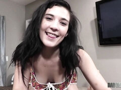 Amateur, Verga grande, Mamada, Morena, Tetas naturales, Pequeña, Pov, Flaco