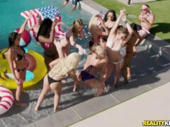 Азиатки, Жопа, Красотки, Собачьи, Лесбиянка, Пирсинг, Реалити, Сиськи