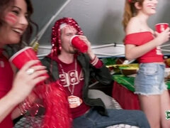 Rumpe, Blond, Brunette, Latina, Slikking, Piercingen, Fitte, Trekant