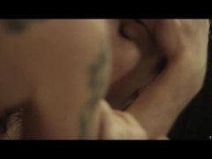 Biquine, Negroa, Boquete, Gozar na boca, Beijar, Mamilos, Calcinha, Tatuagem