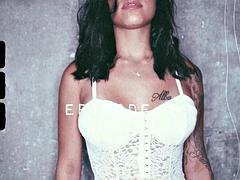 Monumentális dákó, Fekete, Ébenfekete, Latin lány