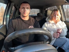 18 ans, Sucer une bite, Voiture, Éjaculation interne, Fait maison, Chevaucher, Russe, Adolescente