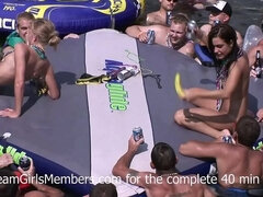 Exhibicionisti, Párty, Na verejnosti, Teenka, Vlhká