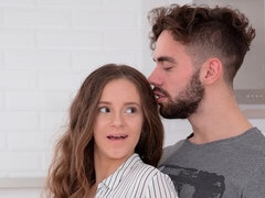 Stor røv, Stor pik, Store bryster, Pik sutte, Brunette, Hundestilling, Mager, Teenager