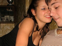 Ερασιτέχνης, Μεγάλος κώλος, Μεγάλα βυζιά, Πίπα, Μελαχροινή, Σε στάση σκύλου στα τέσσερα, Κοκκαλιάρης, Έφηβος