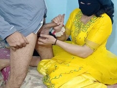 Desi bhabhi in yellow outfit gets penetrated on mehndi night