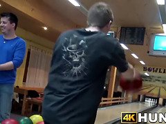 Duży tyłek, Duży kutas, Obciąganie, Brunetka, Puma, Głebokie gardło, Mamuśka, Macocha
