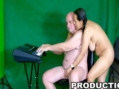 Erotic dance parody with a stunning hot milf