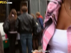 Anal, Rubia, Corridas faciales, Dinero, Al aire libre, Pantaletas, Tatuaje, Trio