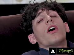 Veľké kozy, Kuřba, Creampie, Striekanie semena, Milf  mčbp, Nevlastná mama