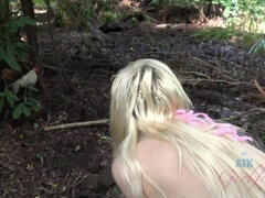 Kenzie can't stop being a dirty girl in Hawaii!