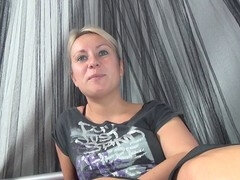 Enthousiasteling, Duits, Masturbatie, Moeder die ik wil neuken, Orgasme, Alleen, Tatoeage, Speelgoed